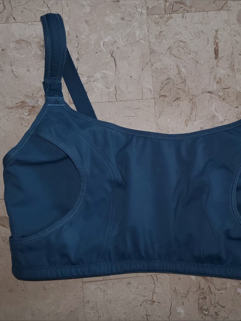 Momcozy Pumping Bra - Size Medium NWOT